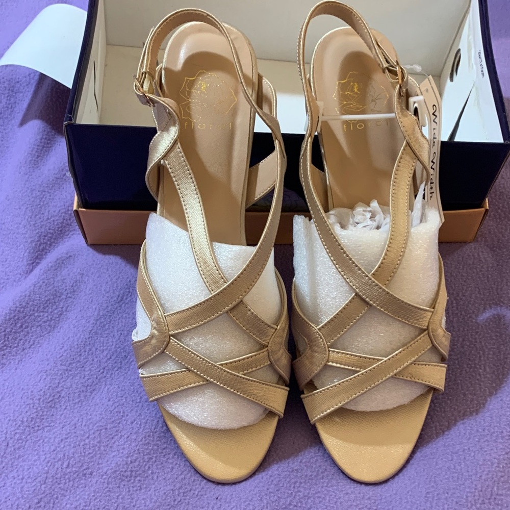Elegant gold Strappy Heels